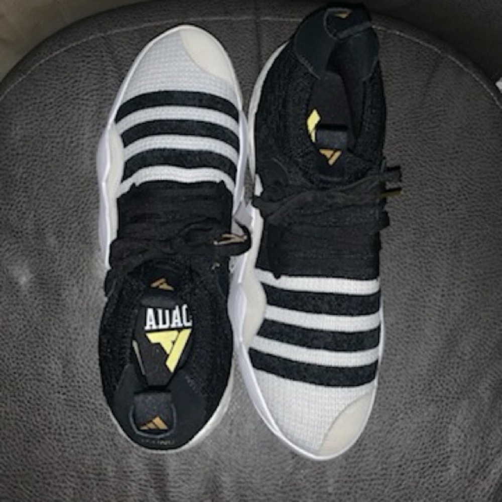 BRAND NEW NEVER WORN Trae Young 2 Black and White Sneakers with Gold Accent